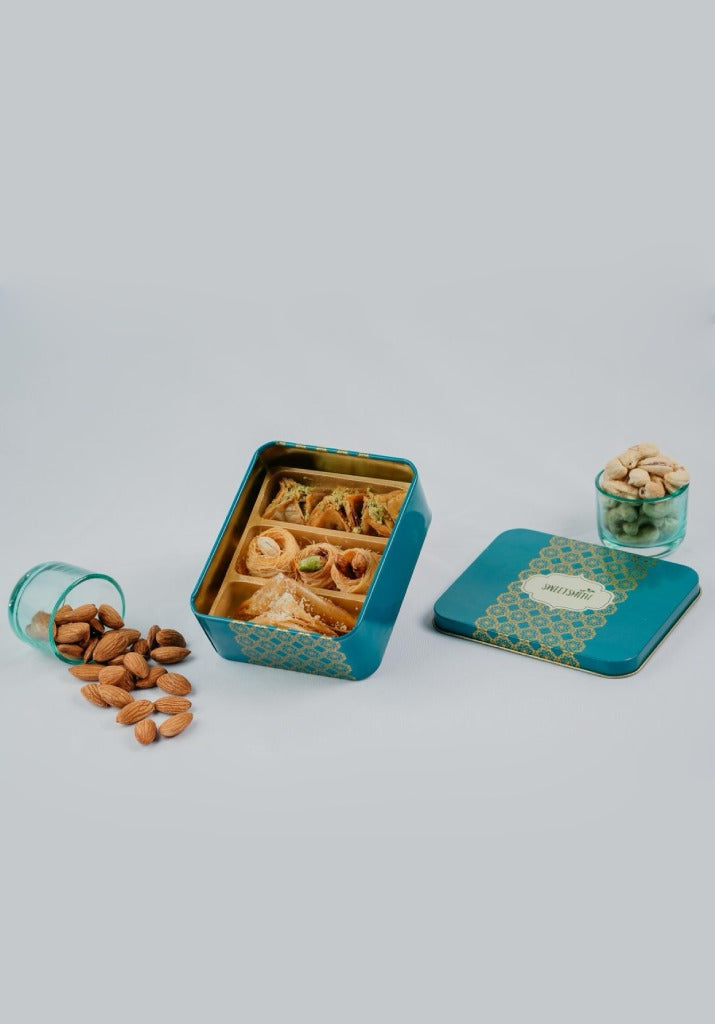 Assorted Baklava Box – Cashew Pocket & Bul Bul Baklava Box of 8 pcs