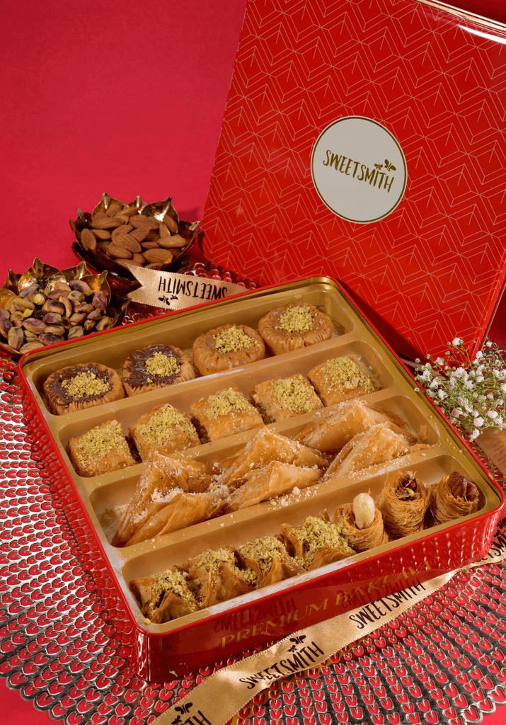 SweetSmith Premium Assorted Baklava Box 1kg (22 Pieces)